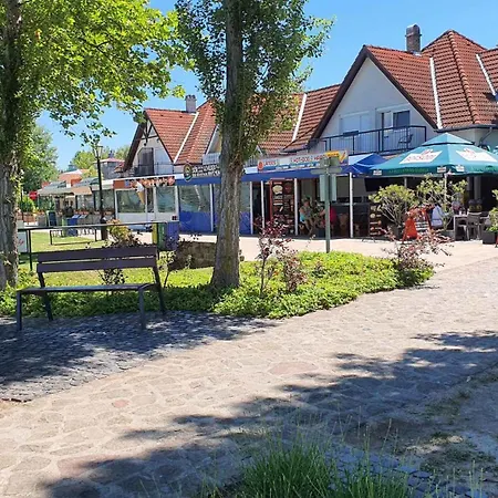 3 アパート Zamárdi